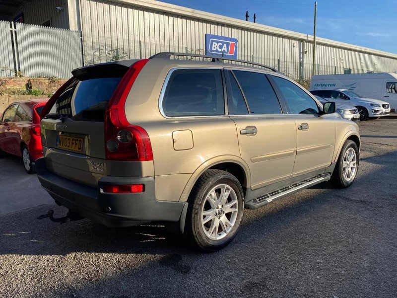 VOLVO XC90
