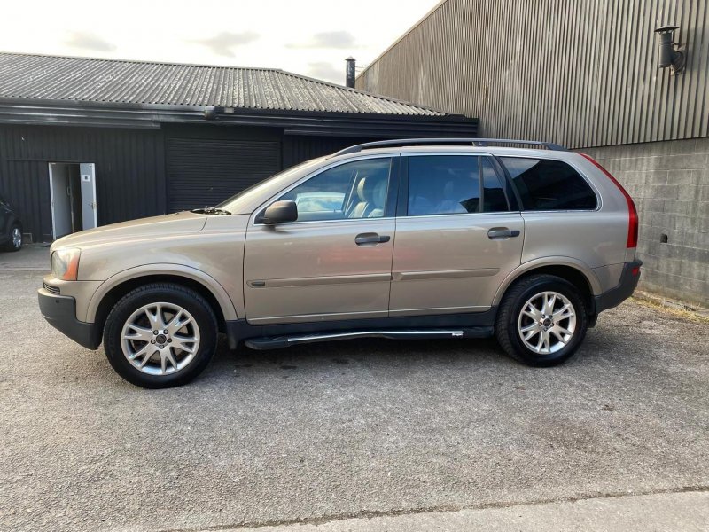 VOLVO XC90