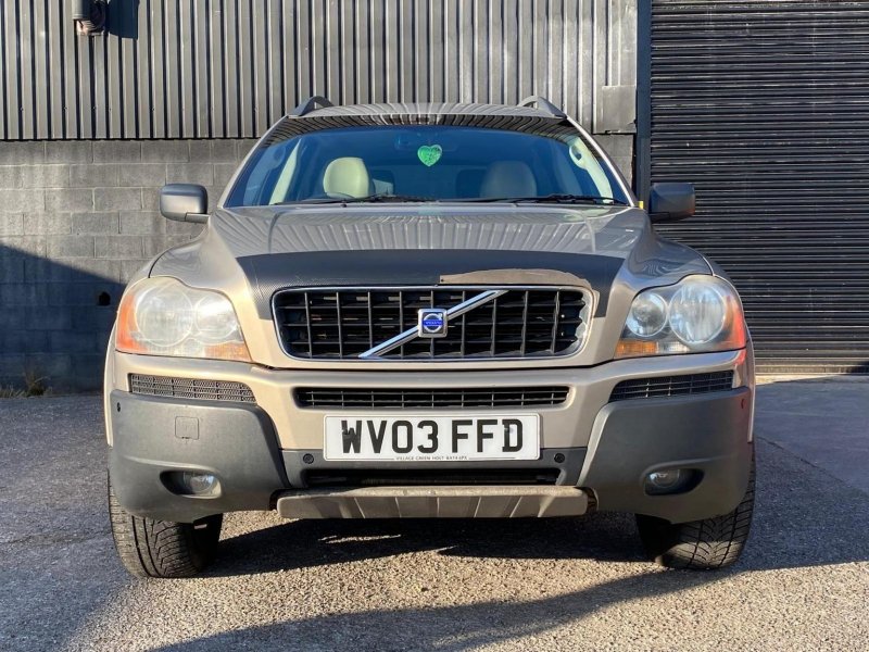 VOLVO XC90
