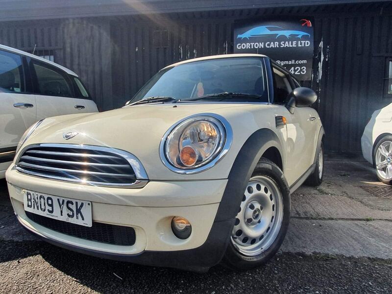 MINI HATCH