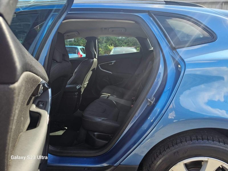 VOLVO V40 CROSS COUNTRY