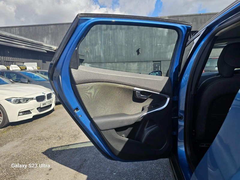 VOLVO V40 CROSS COUNTRY