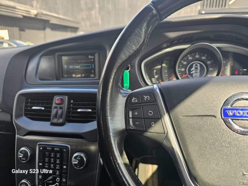 VOLVO V40 CROSS COUNTRY