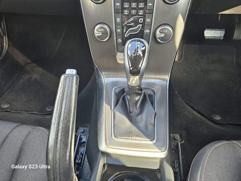 VOLVO V40 CROSS COUNTRY