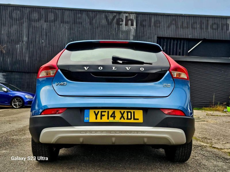 VOLVO V40 CROSS COUNTRY
