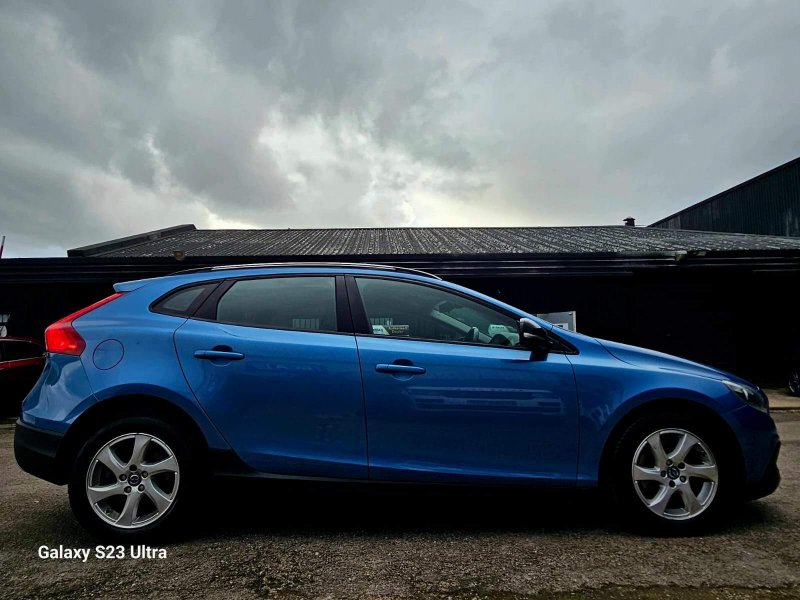 VOLVO V40 CROSS COUNTRY