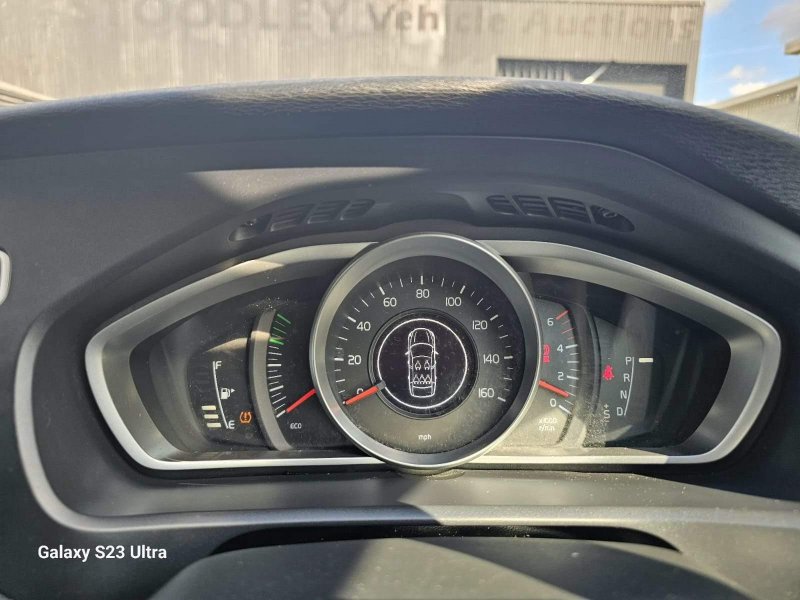 VOLVO V40 CROSS COUNTRY