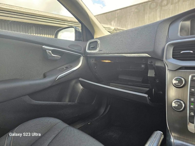 VOLVO V40 CROSS COUNTRY