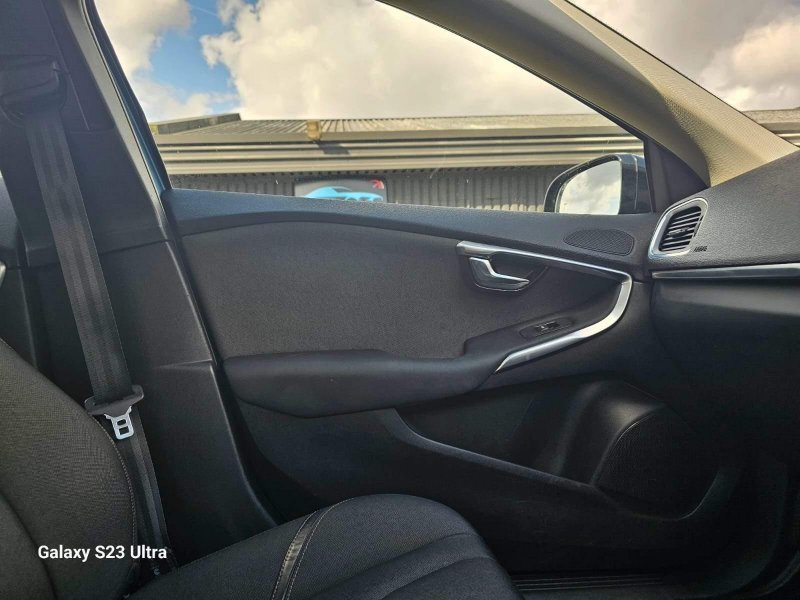 VOLVO V40 CROSS COUNTRY