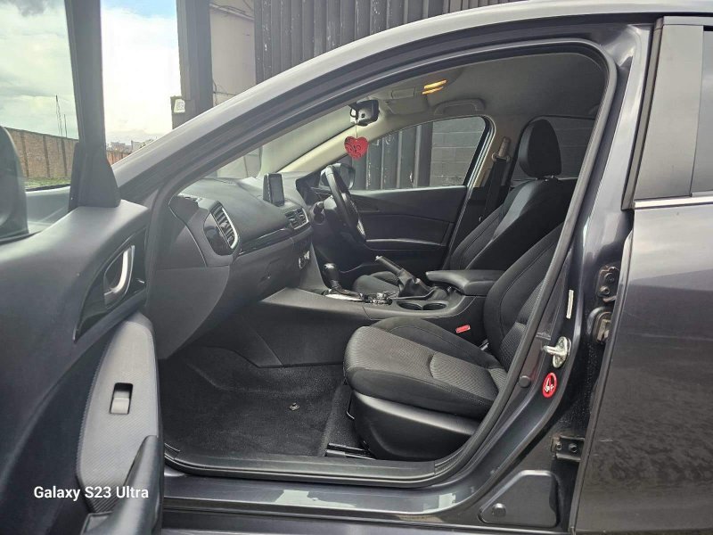 MAZDA MAZDA3