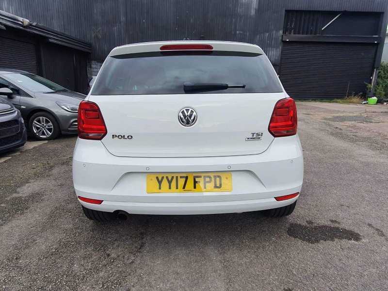 VOLKSWAGEN POLO
