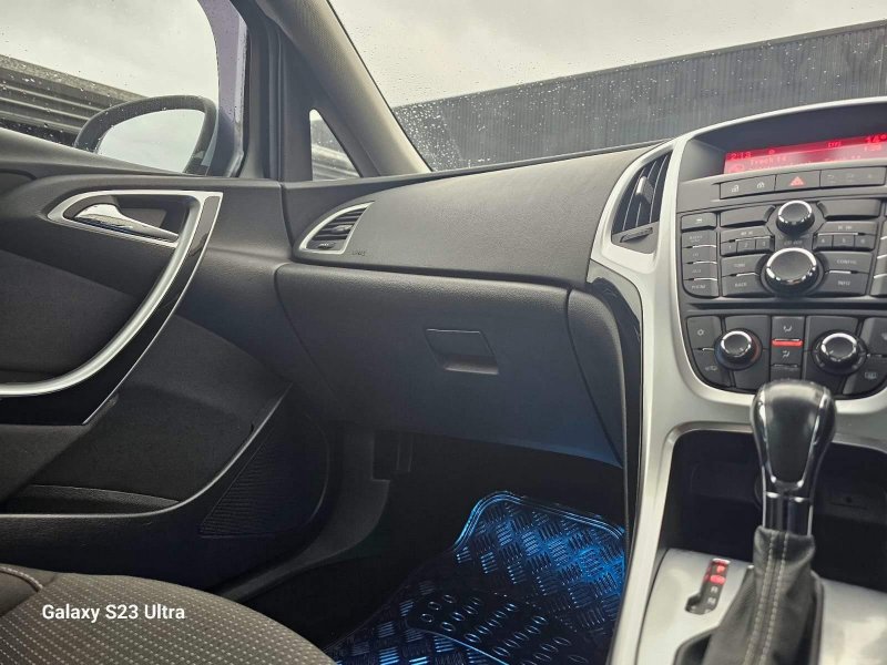 VAUXHALL ASTRA