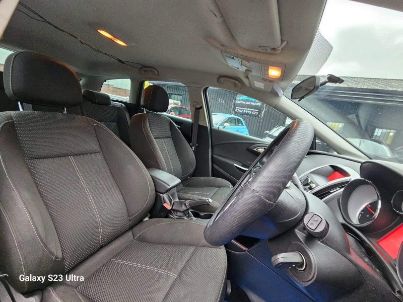 VAUXHALL ASTRA