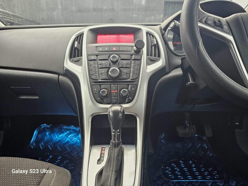 VAUXHALL ASTRA