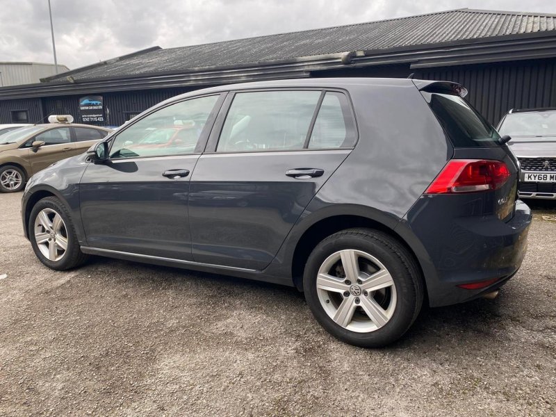 VOLKSWAGEN GOLF