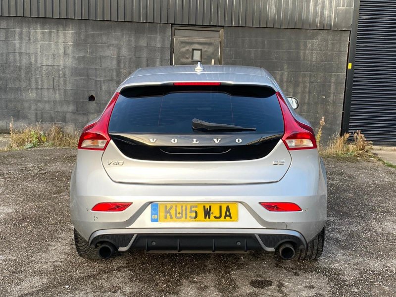 VOLVO V40