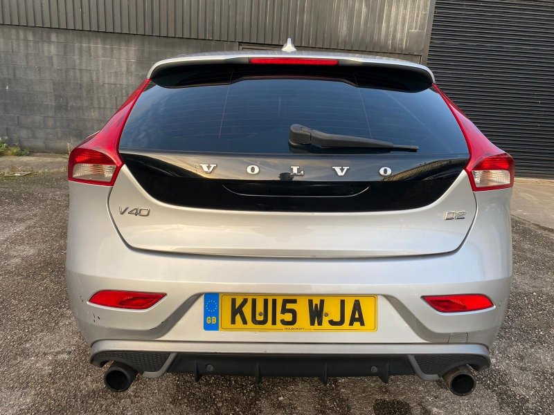 VOLVO V40