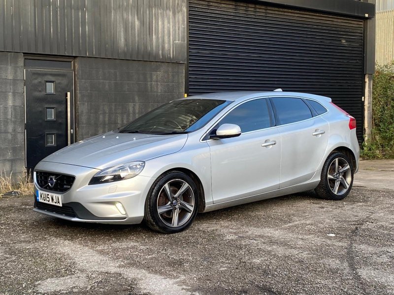 VOLVO V40
