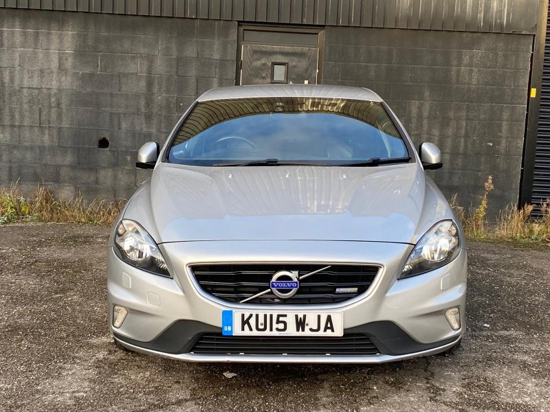 VOLVO V40