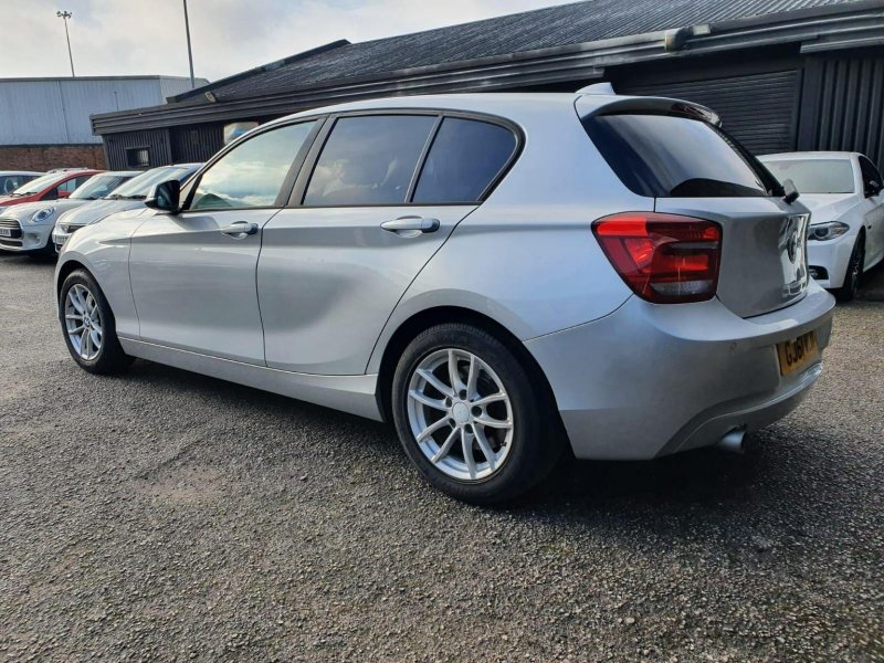 BMW 1 SERIES
