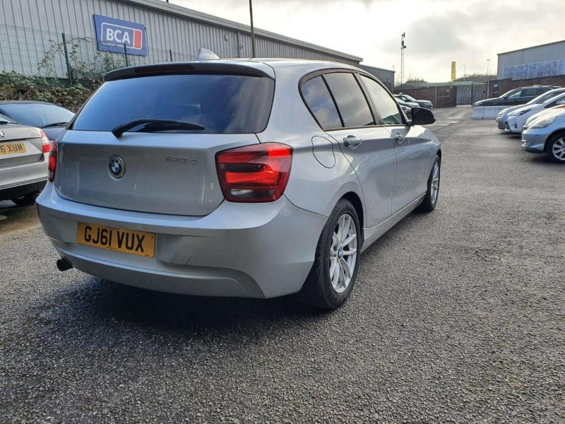 BMW 1 SERIES