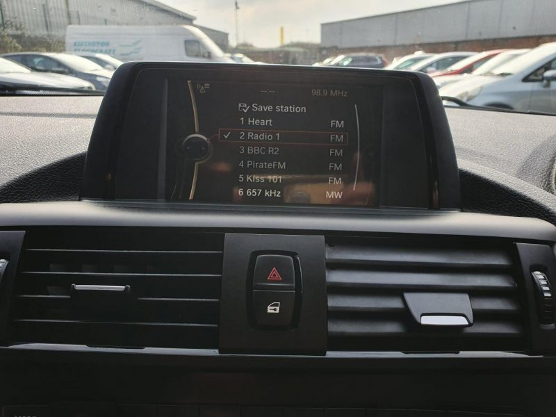BMW 1 SERIES