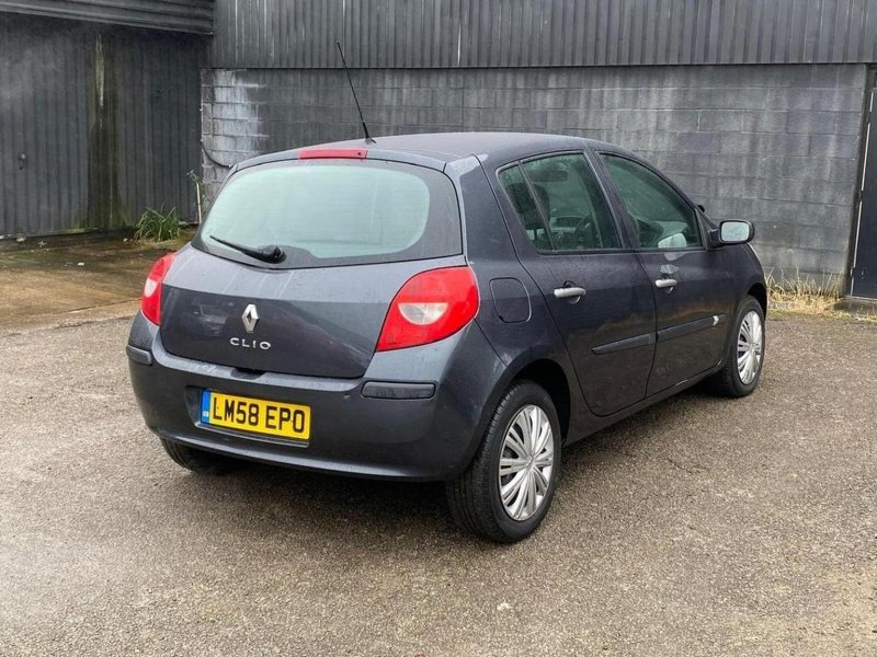 RENAULT CLIO