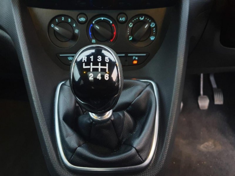 FORD GRAND TOURNEO CONNECT