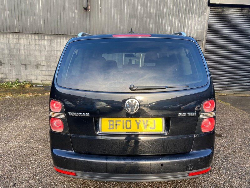 VOLKSWAGEN TOURAN