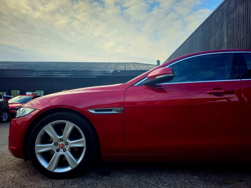 JAGUAR XE