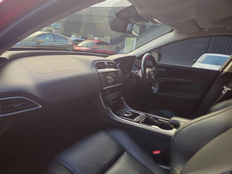 JAGUAR XE