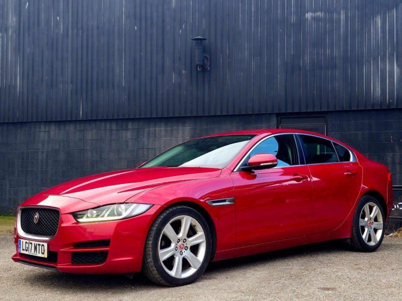 JAGUAR XE