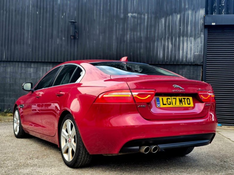 JAGUAR XE