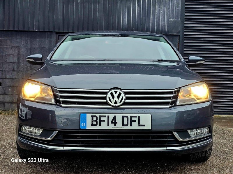 VOLKSWAGEN PASSAT