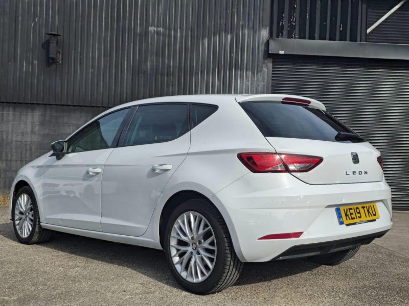SEAT LEON