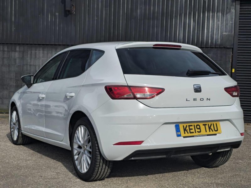 SEAT LEON