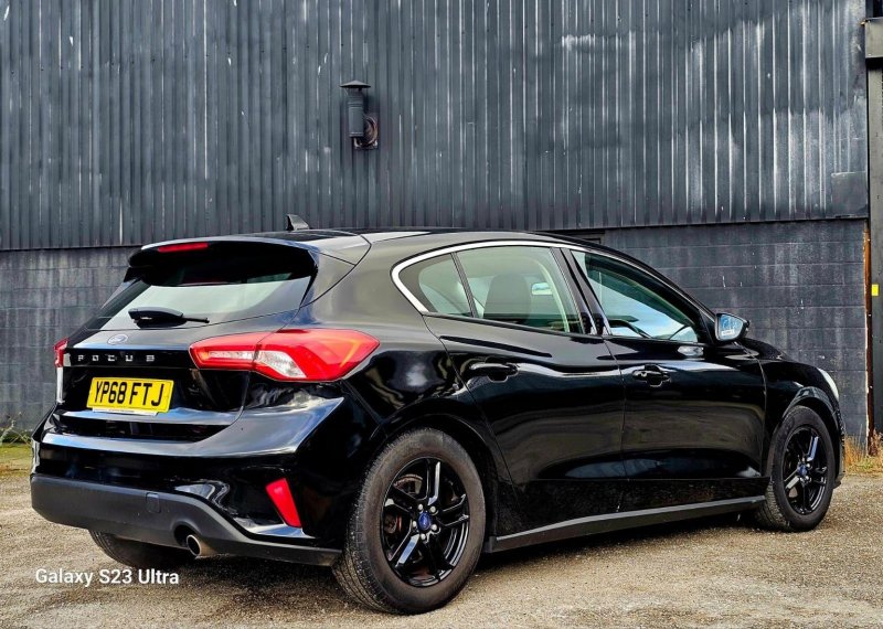 FORD FOCUS