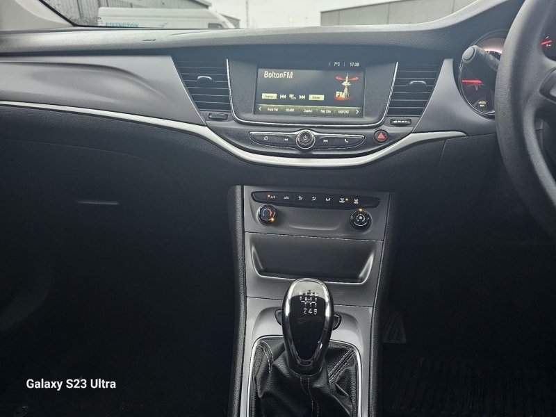 VAUXHALL ASTRA
