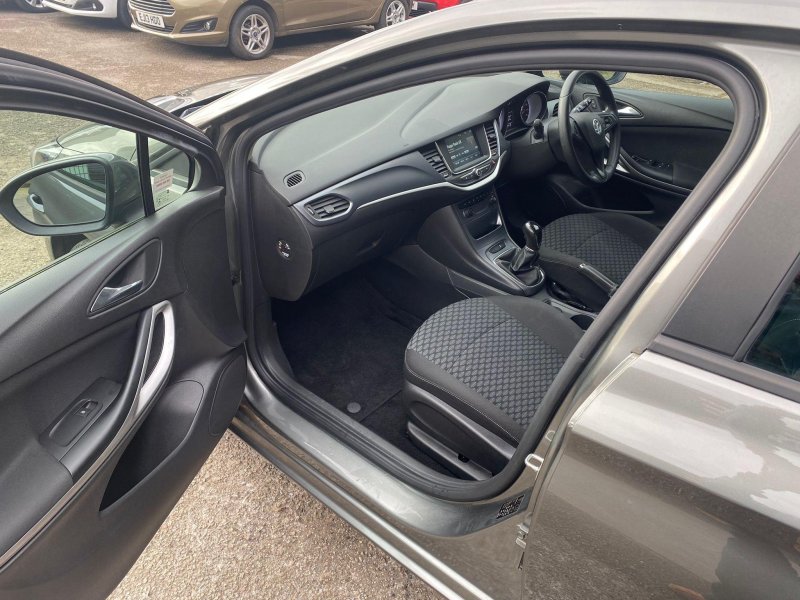 VAUXHALL ASTRA