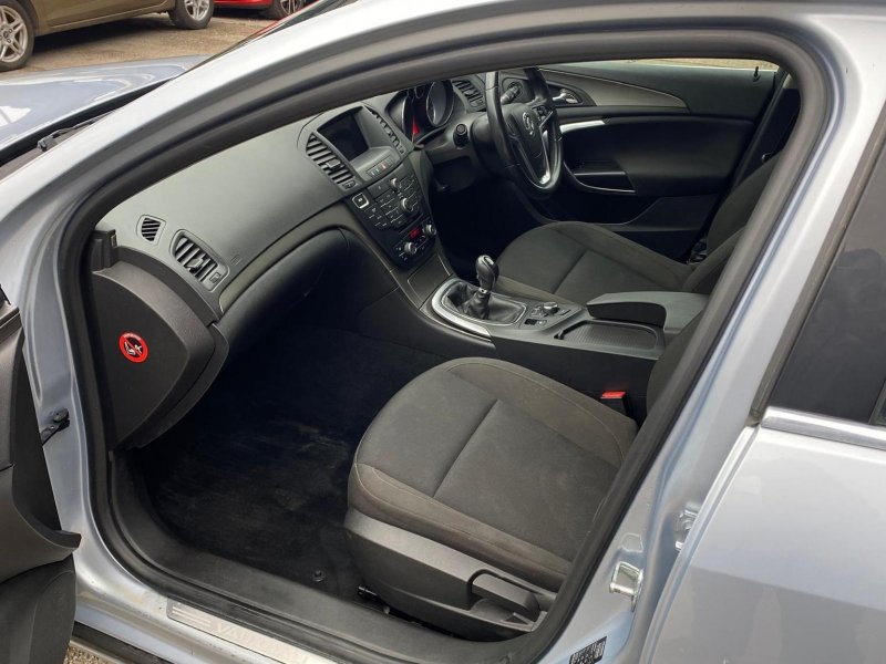 VAUXHALL INSIGNIA