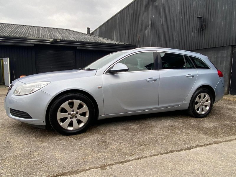VAUXHALL INSIGNIA