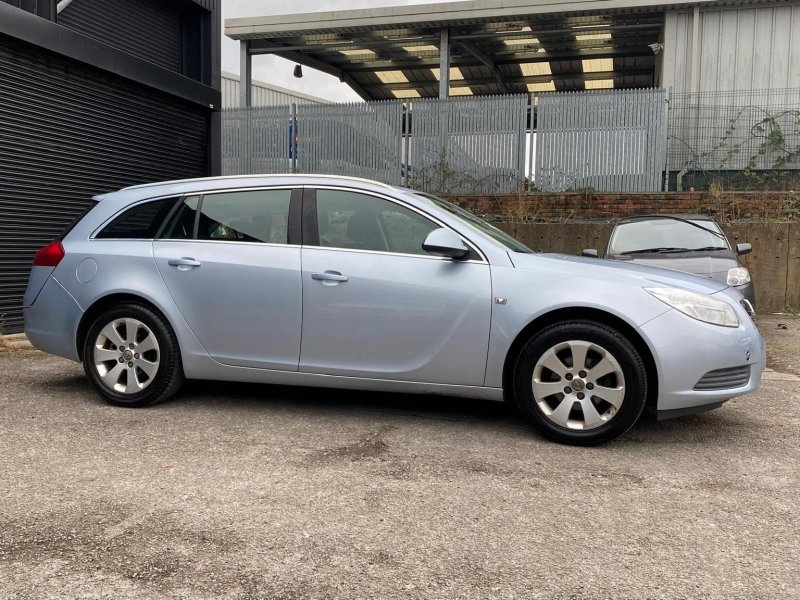 VAUXHALL INSIGNIA