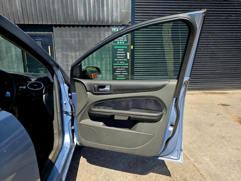FORD FOCUS