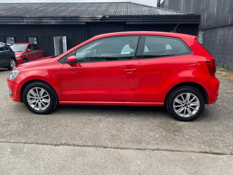 VOLKSWAGEN POLO