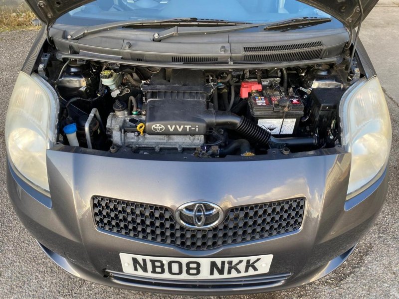 TOYOTA YARIS
