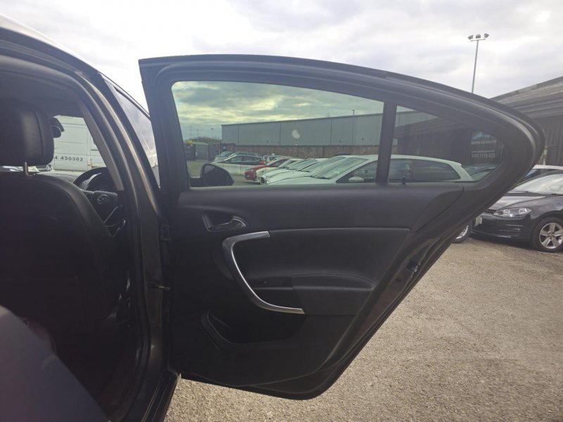 VAUXHALL INSIGNIA