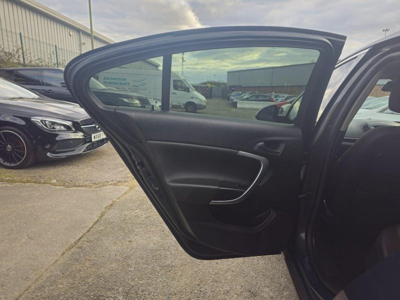 VAUXHALL INSIGNIA