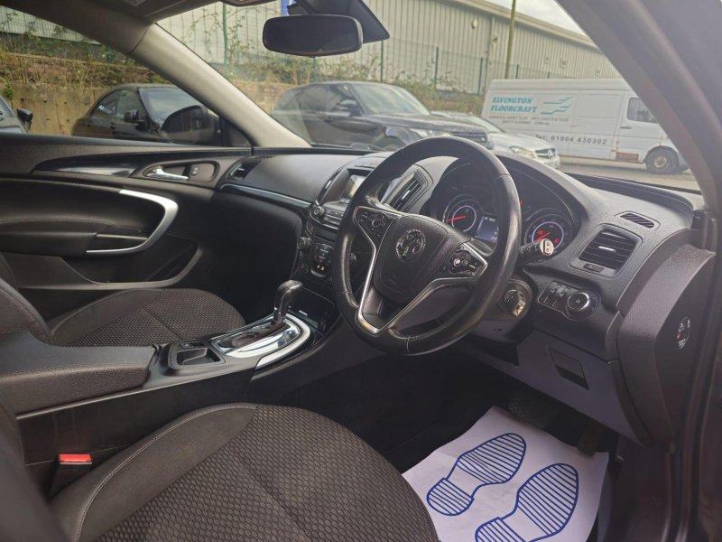 VAUXHALL INSIGNIA