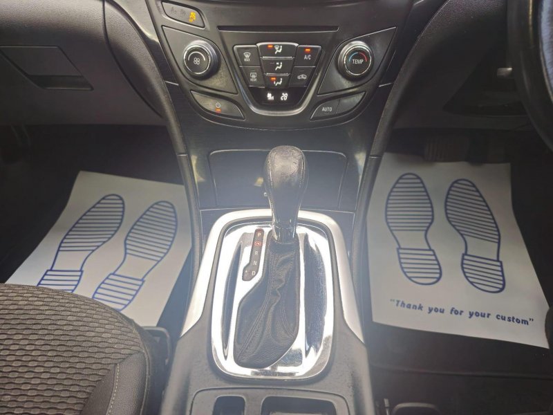 VAUXHALL INSIGNIA