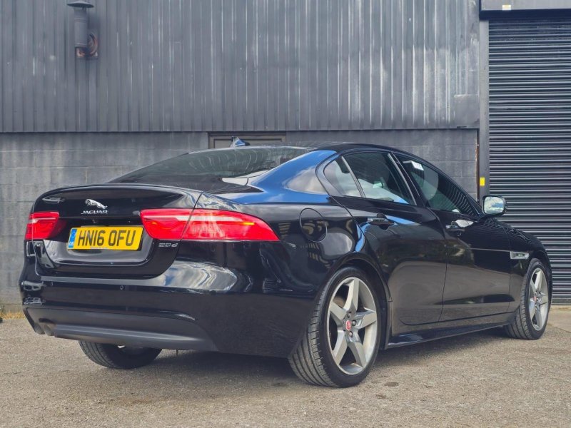 JAGUAR XE